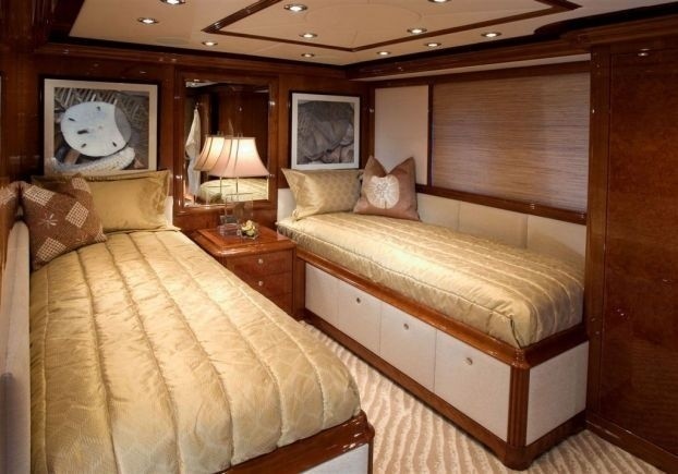 The 37m Yacht VIVA MAS!