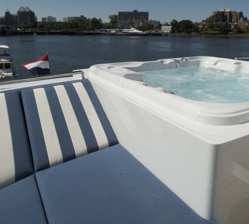 The 38m Yacht ALUMERCIA