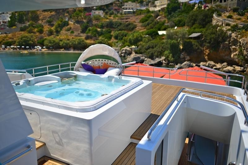 The 38m Yacht ALUMERCIA