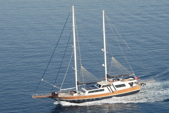 Premier Overview Aboard Yacht ESMA SULTAN