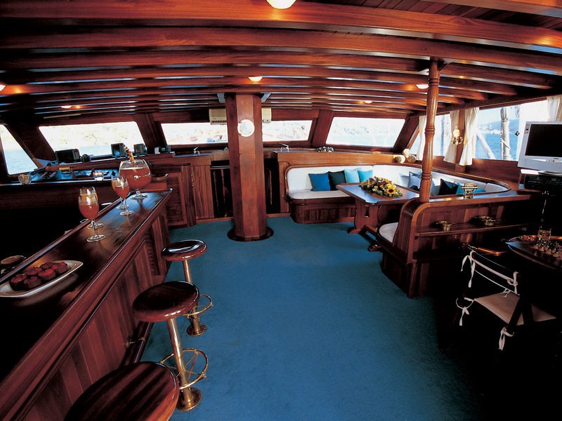 Drinks Bar On Yacht MATINA