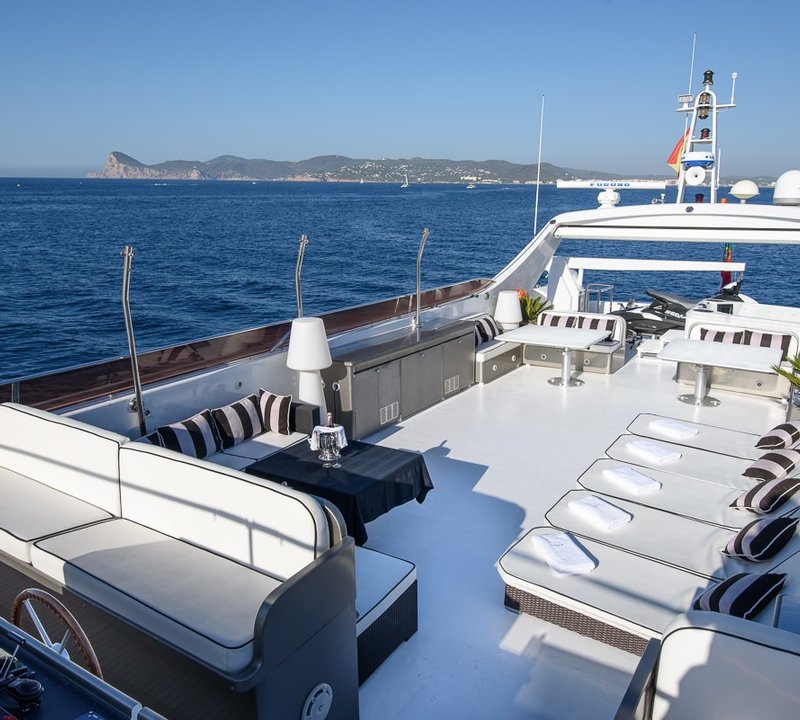 Life On Board Yacht OCEAN GLASS