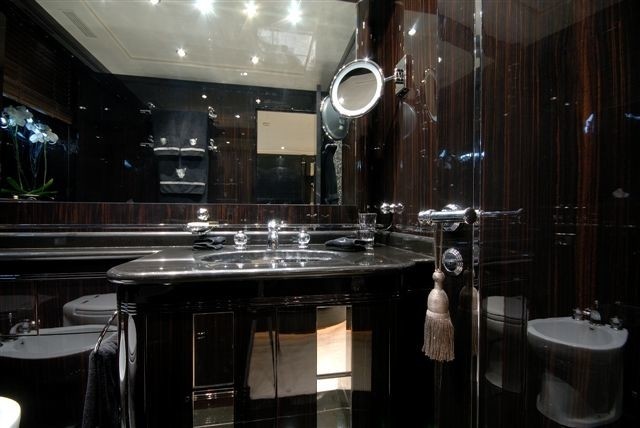 Second Guest's En Suite Aboard Yacht AFRICAN CAT