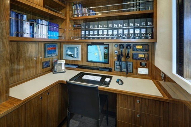 The 39m Yacht CARYALI