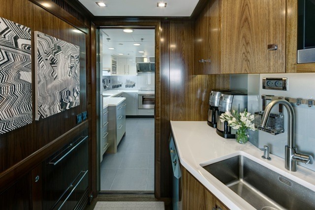 The 39m Yacht CARYALI