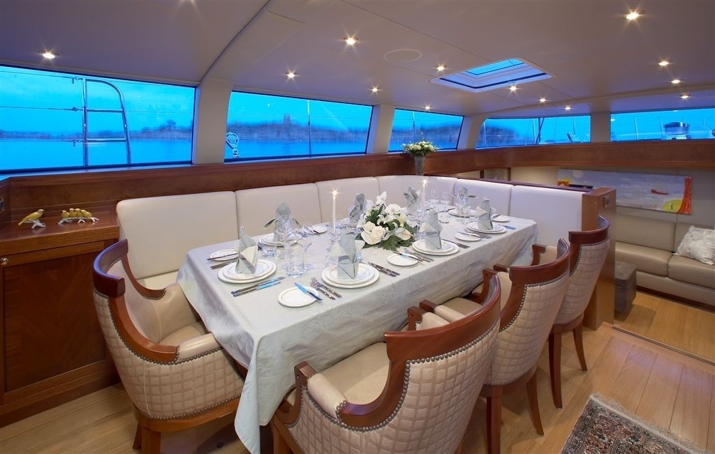 Eating/dining Saloon On Board Yacht CINDERELLA IV