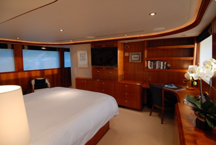 The 39m Yacht DONA LOLA