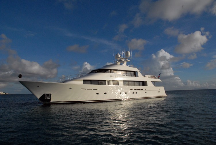 The 39m Yacht DONA LOLA