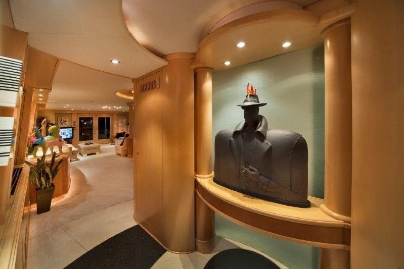 The 39m Yacht DUMB LUCK