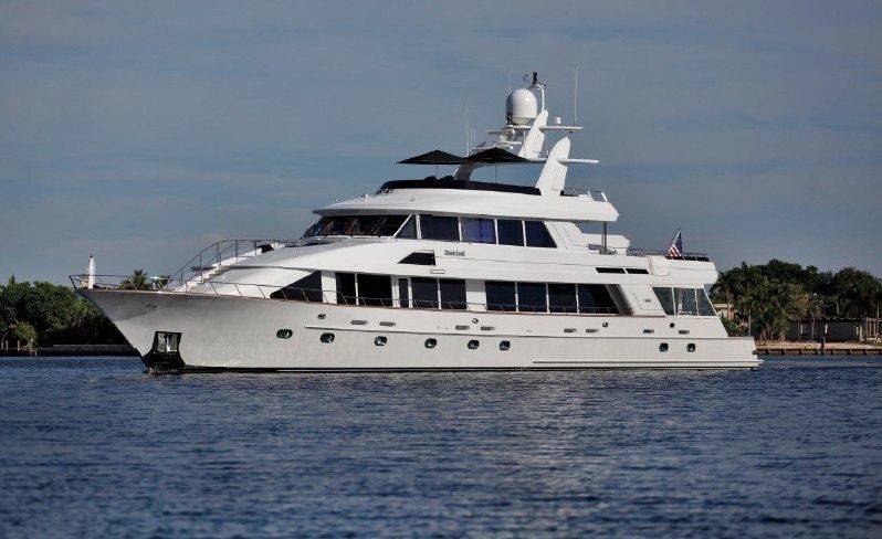 The 39m Yacht DUMB LUCK