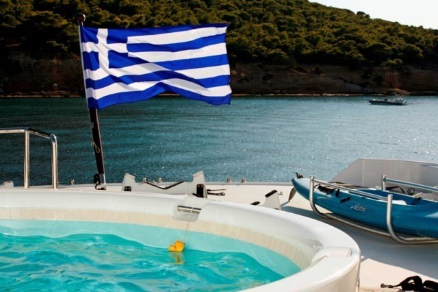 Jacuzzi Pool Aboard Yacht ENDLESS SUMMER