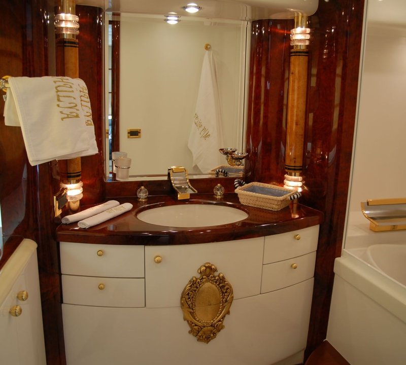 Bath On Yacht HULYA