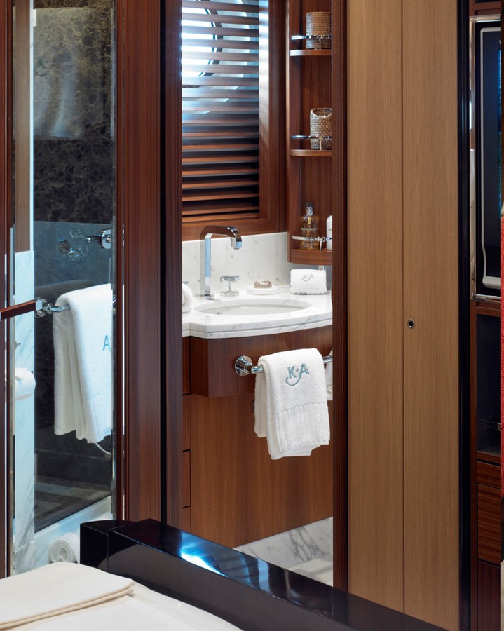 Bath On Board Yacht KATHLEEN ANNE
