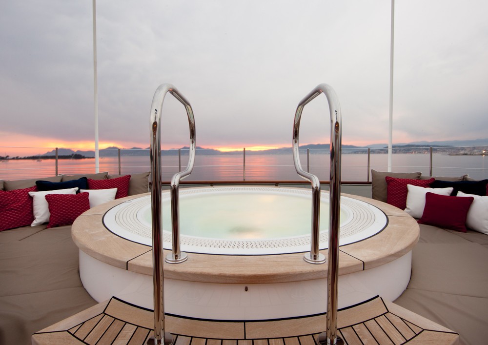 The 39m Yacht REVELRY