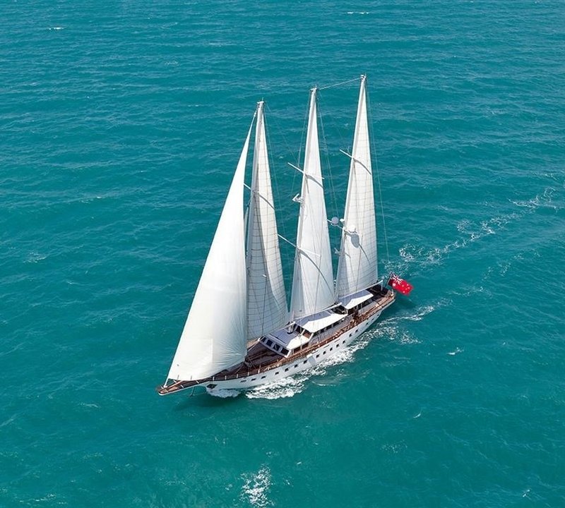 The 39m Yacht SOUTHERN CLOUD