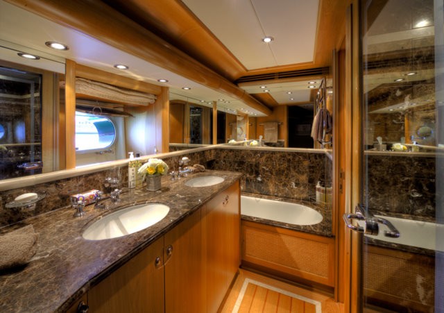 The 39m Yacht TENAZ