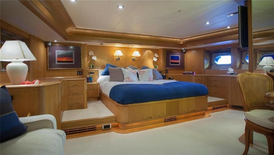 The 39m Yacht TENAZ