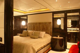 Main Master Cabin On Board Yacht VOYAGE