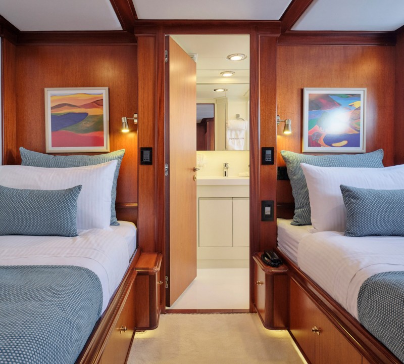 Twin cabin