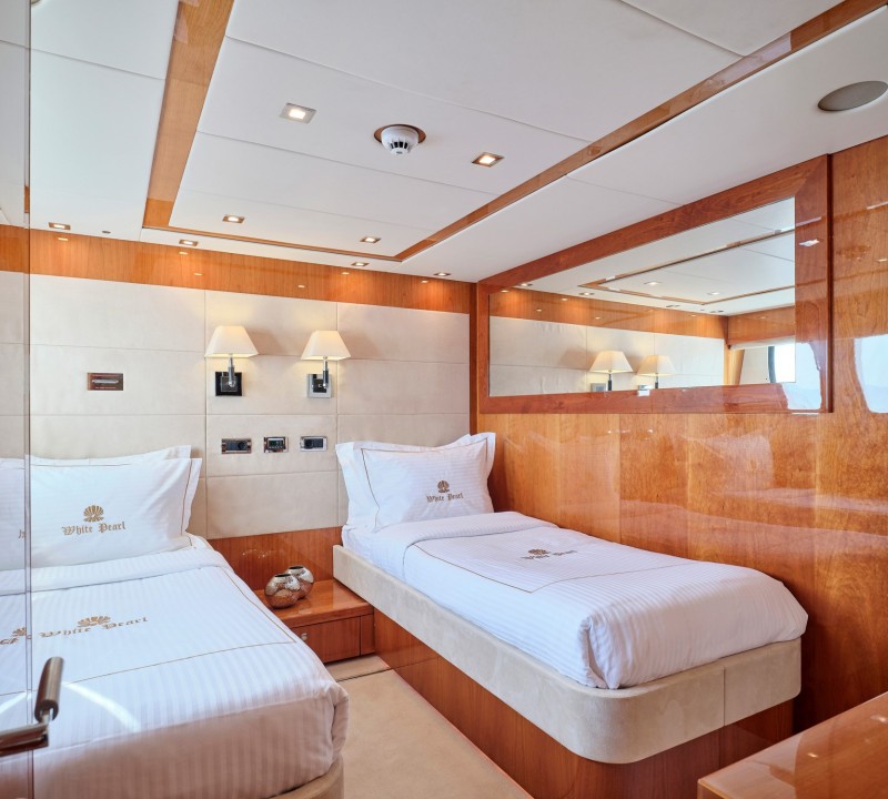 Twin suite