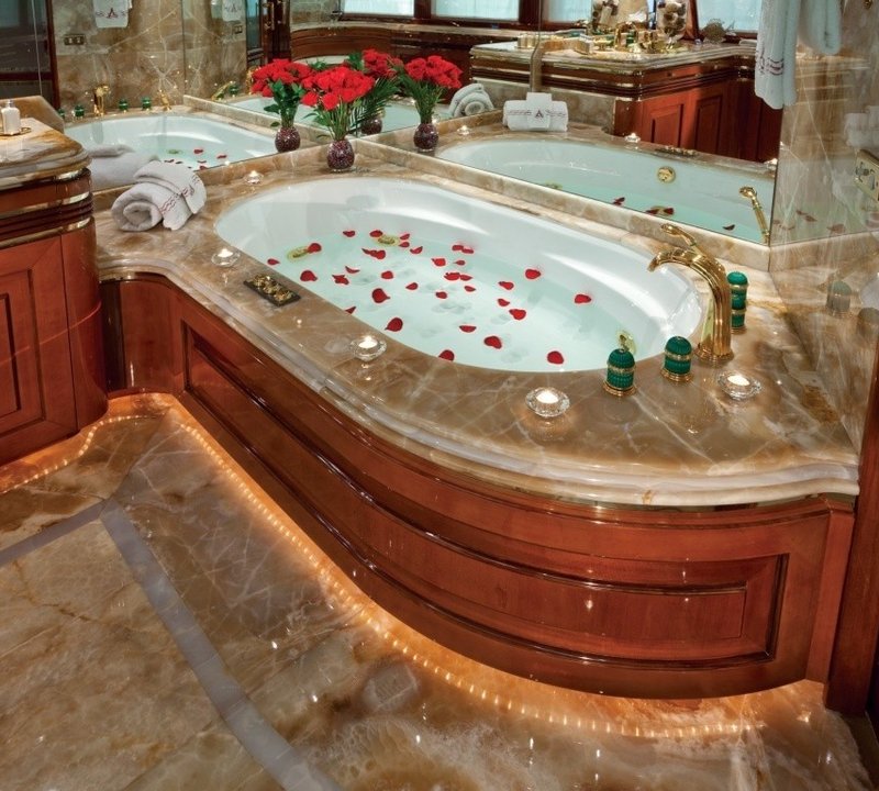 Main Master Bath On Board Yacht AQUALIBRIUM