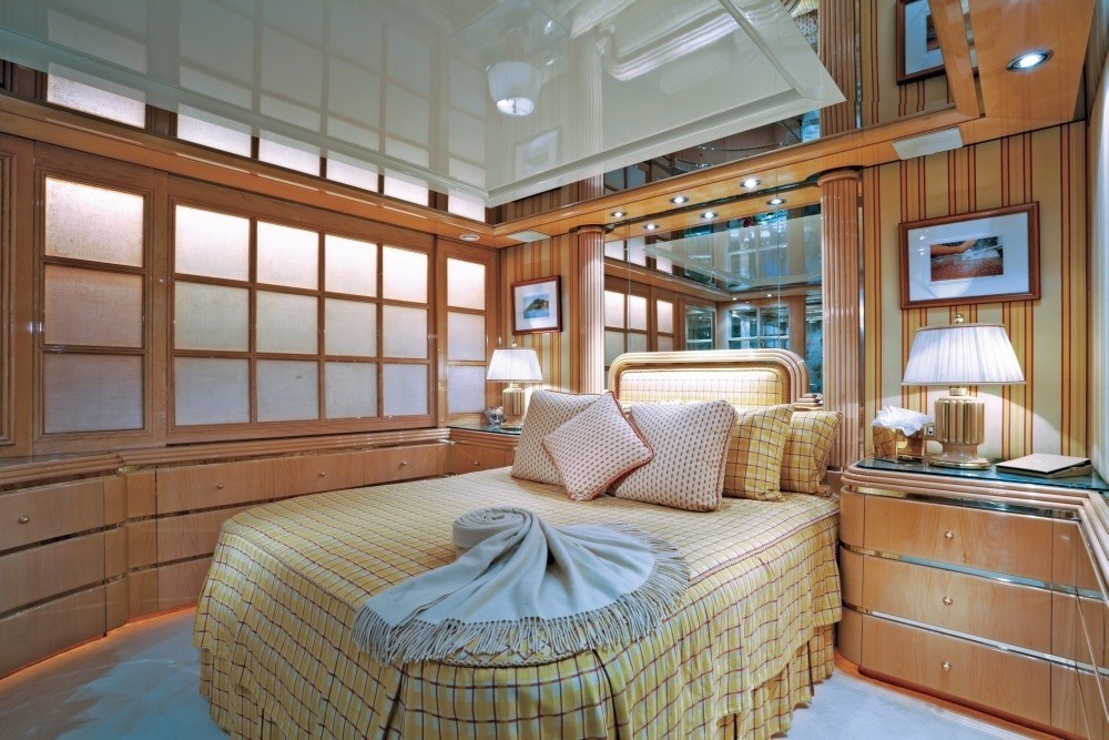 Guest's Cabin Aboard Yacht AQUALIBRIUM