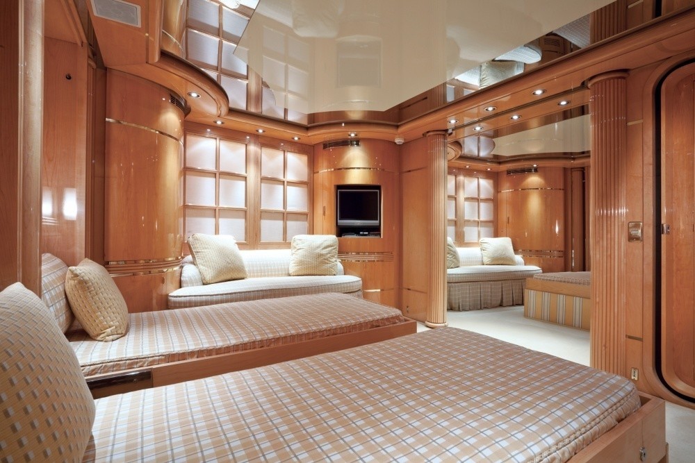 Convertible Cabin Aboard Yacht AQUALIBRIUM