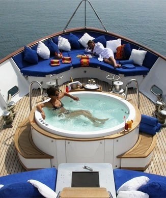 Jacuzzi Pool On Yacht AVA