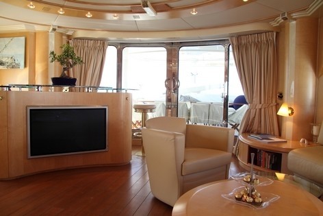Top Saloon On Board Yacht BLUE BREEZE