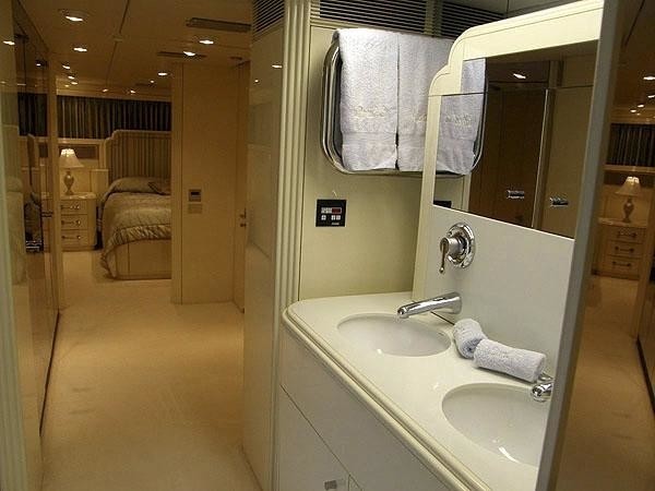 Bath With Cabin On Board Yacht LADY ARRAYA