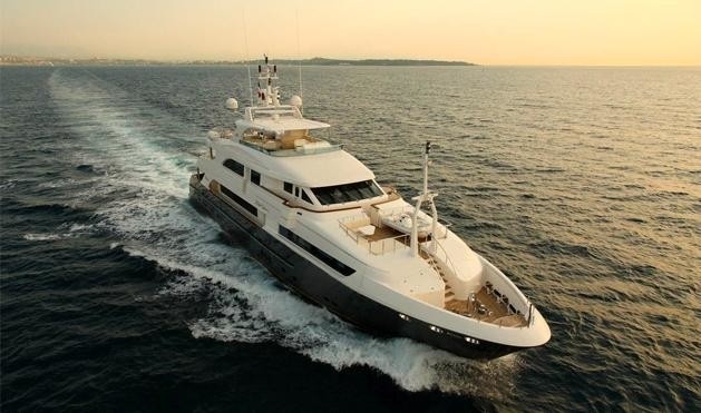 Cruising On Yacht LADY LEILA