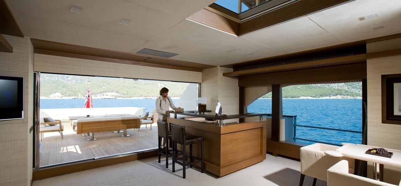 Drinks Bar: Yacht NAMASTE 8's Premier Saloon Photograph
