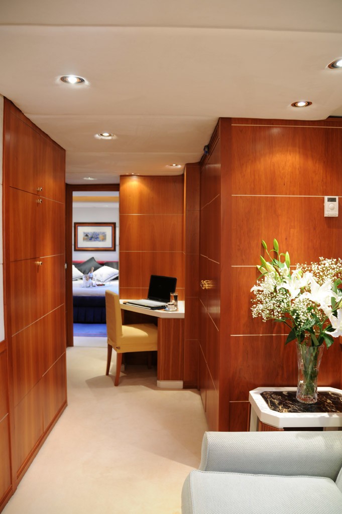 Main Master Office On Yacht AMZ
