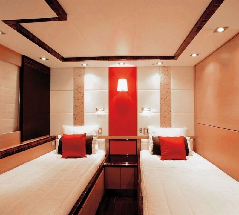 Twin Bed Cabin On Yacht DRAGON