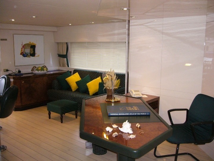 Writing Work Desk: Yacht LADYSHIP's Top Saloon Photograph