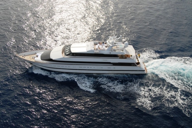 Cruising On Yacht LADYSHIP