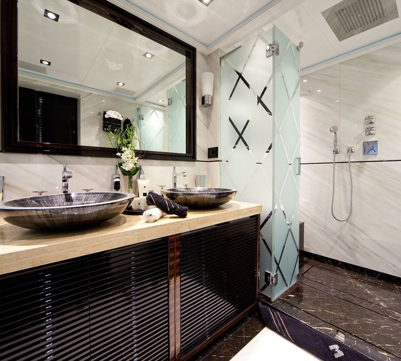 Main Master Bath On Board Yacht MANIFIQ