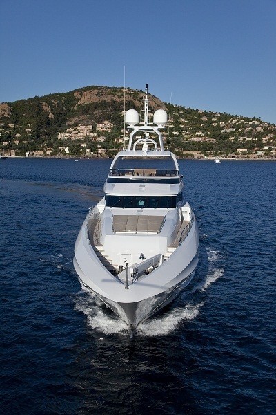 Forward Aspect On Yacht MANIFIQ