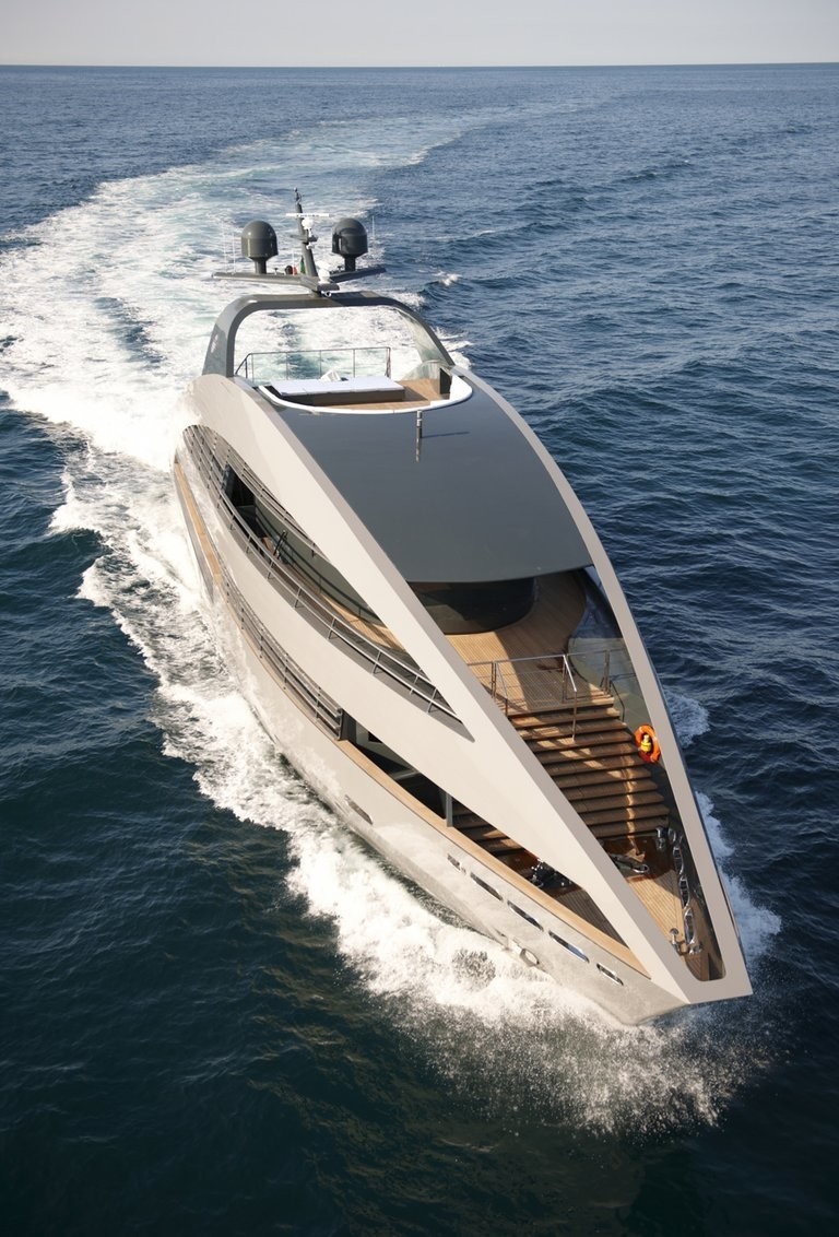 Cruising On Board Yacht OCEAN EMERALD
