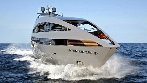 Cruising On Board Yacht OCEAN EMERALD