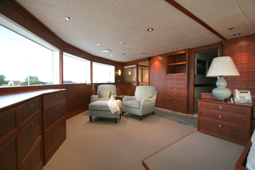 Main Master Cabin On Yacht SILVER CLOUD