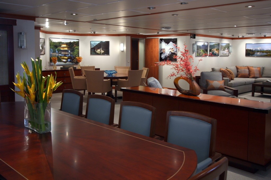 Eating/dining On Yacht SILVER CLOUD