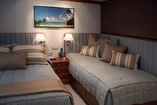 Twin Bed Cabin On Yacht SILVER CLOUD