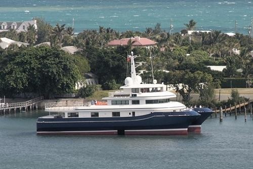 Cruising On Yacht SILVER CLOUD