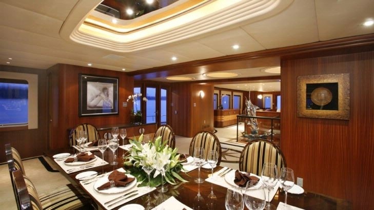 Inside Eating/dining On Yacht DAYDREAM