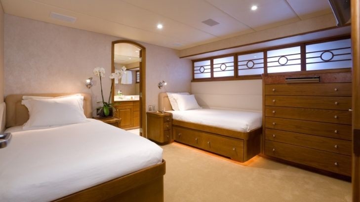Twin Bed Cabin On Board Yacht DAYDREAM