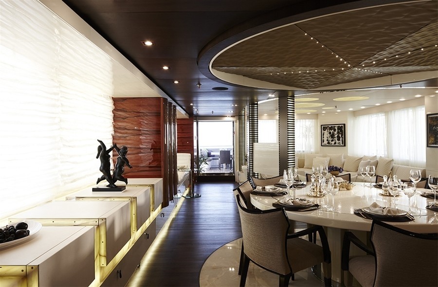 Eating/dining Saloon On Yacht E &AMP;AMP; E