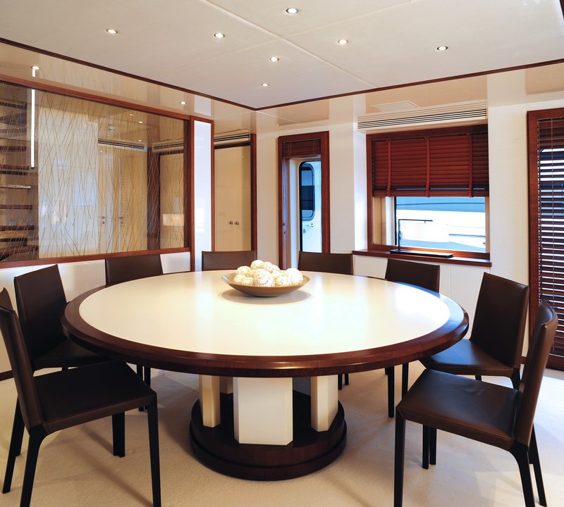 The 42m Yacht IDEFIX