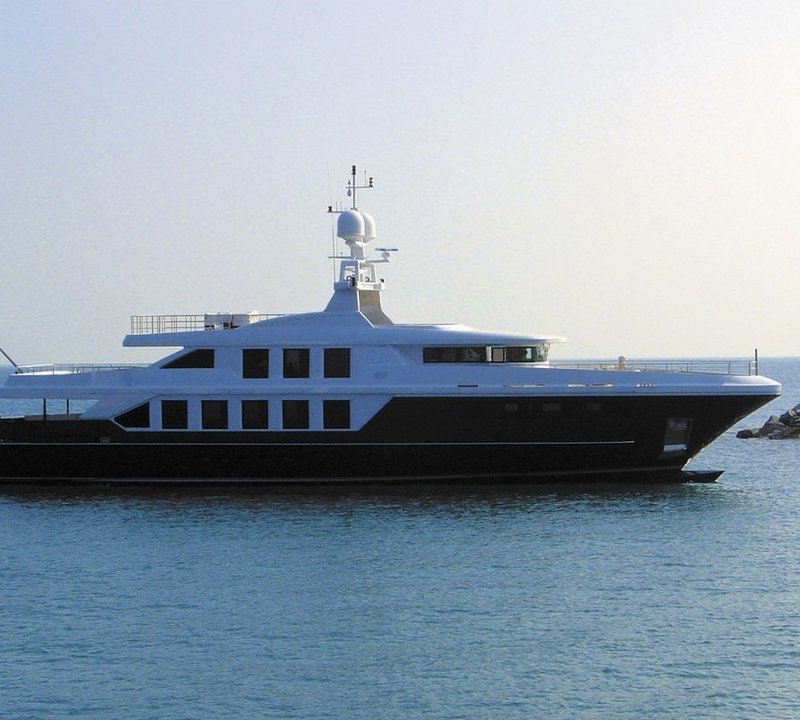 Overview On Yacht OXYGEN
