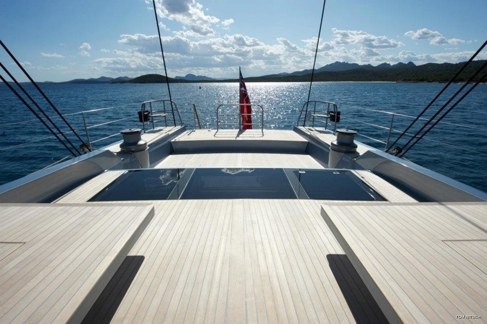 sailing yacht aft